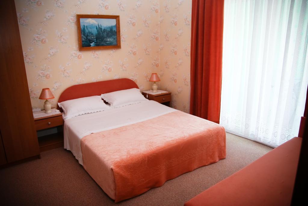 Apartments Katarine Zrinske Vodice Buitenkant foto