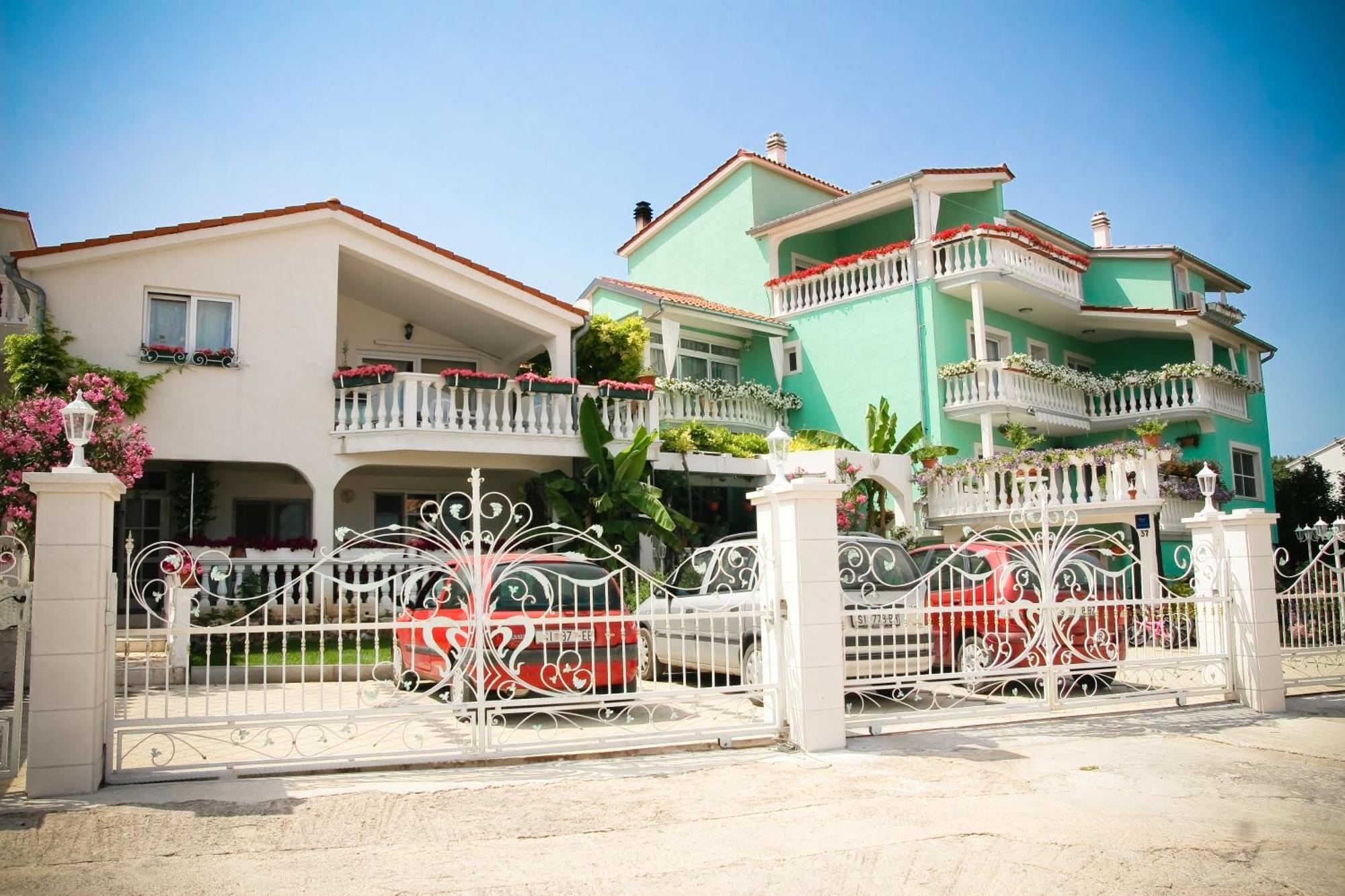 Apartments Katarine Zrinske Vodice Buitenkant foto